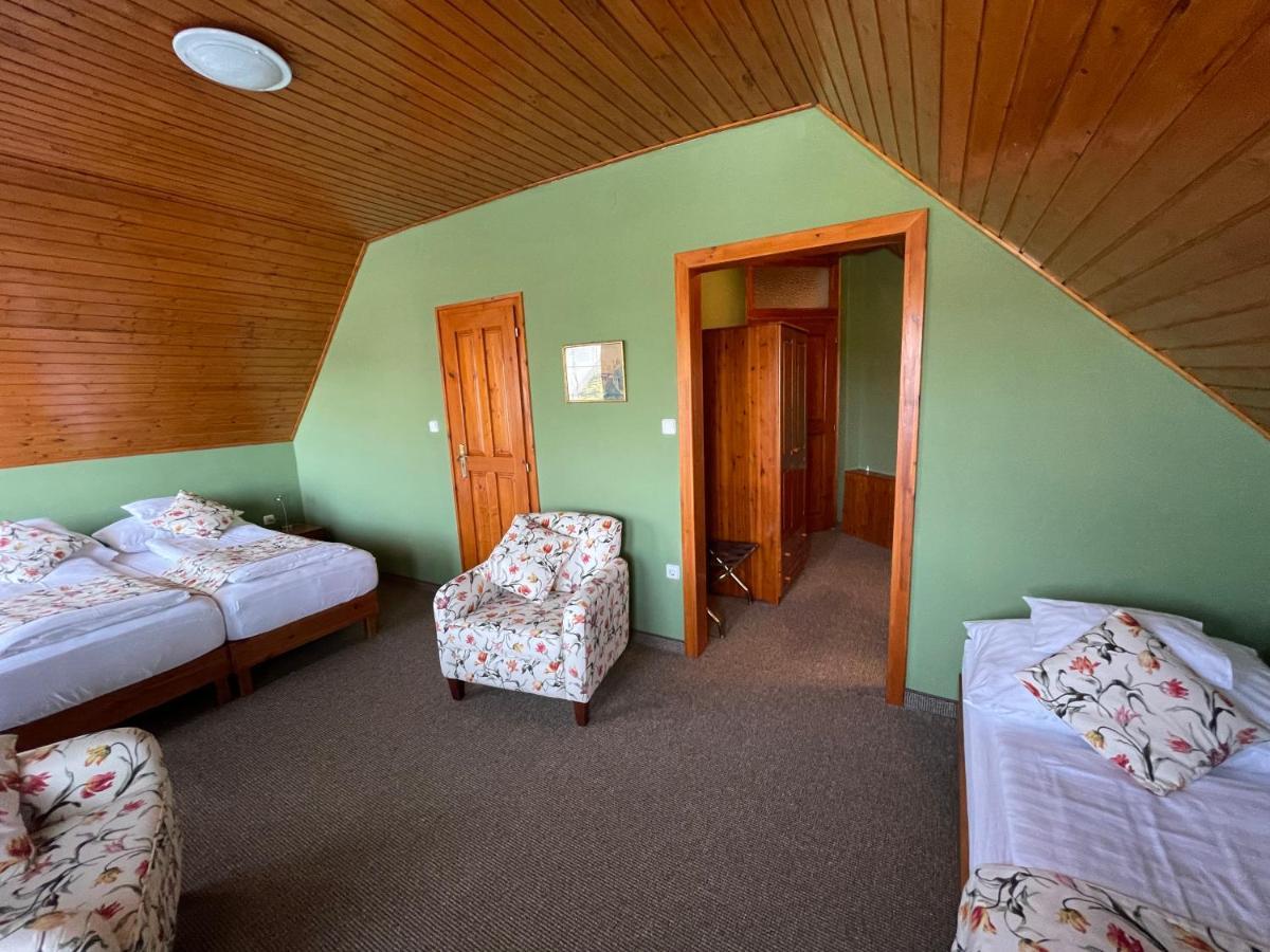 Villa Astoria Balatongyorok Ngoại thất bức ảnh