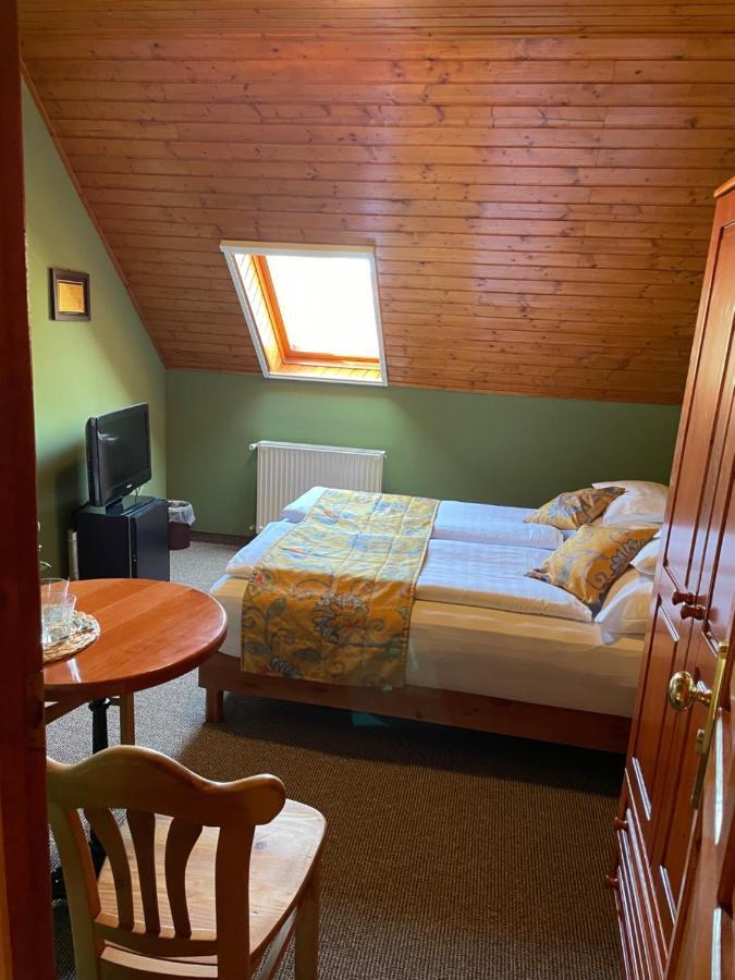 Villa Astoria Balatongyorok Ngoại thất bức ảnh